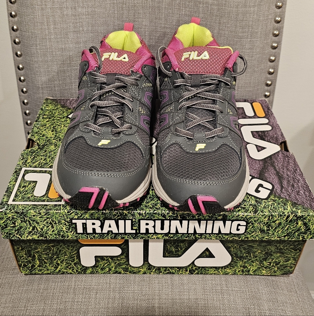 NIB Fila Women's Headway Trail Running Shoes Dark Gray and Magenta Size--11